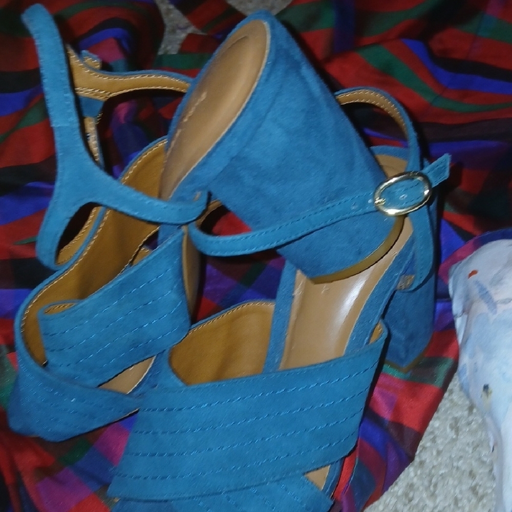 New ZARA Suede Block Heel Sandals